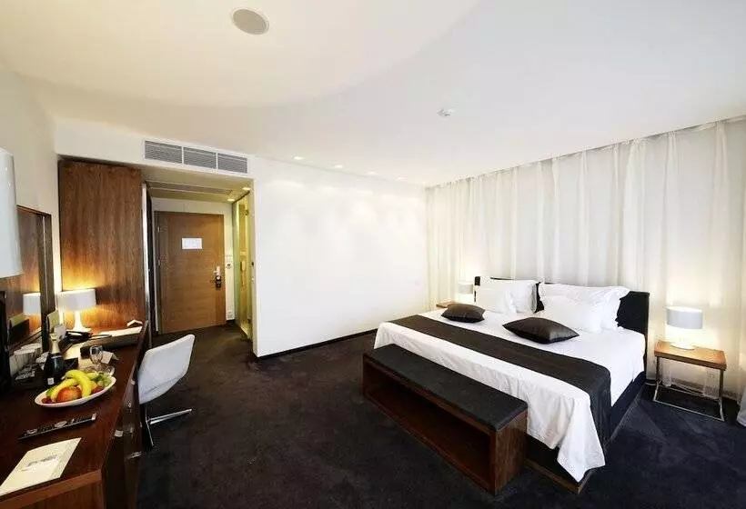 اتاق استاندارد با چشم‌انداز زمین, Lighthouse Golf & Spa