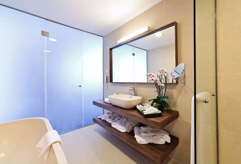 اتاق استاندارد با چشم‌انداز دریا, Lighthouse Golf & Spa