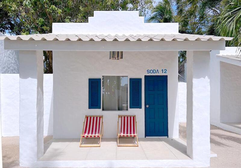 高级洋房, Lime N Soda Beachfront Resort