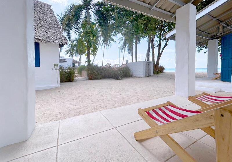 高级洋房, Lime N Soda Beachfront Resort