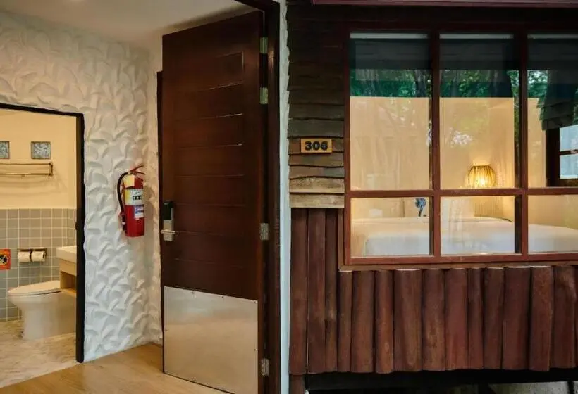 بانگلوی استاندارد, Lub D Koh Tao Tanote Bay