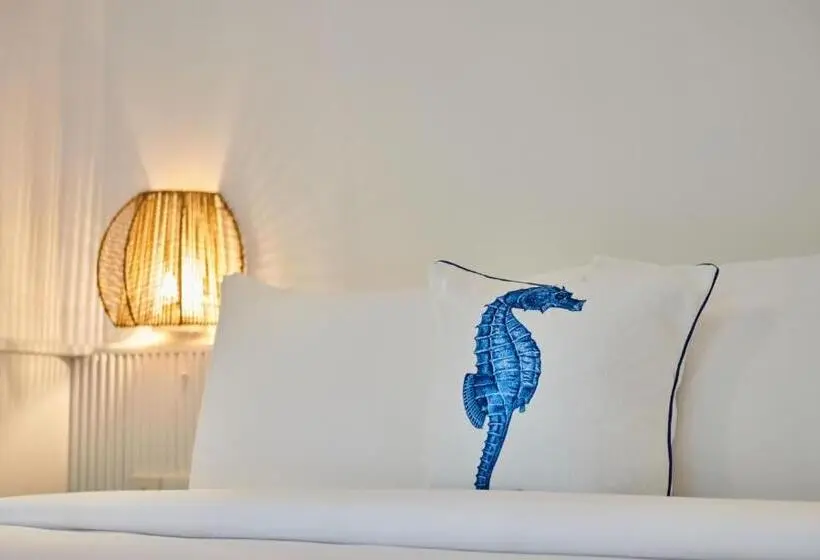 بانگلوی استاندارد, Lub D Koh Tao Tanote Bay