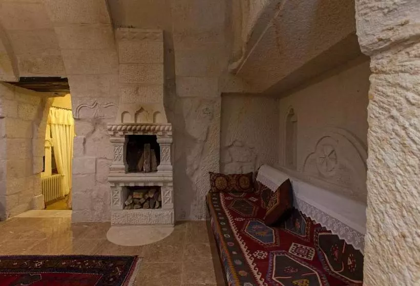 سوییت, Mithra Cave