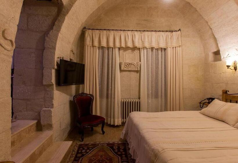 جناح, Mithra Cave