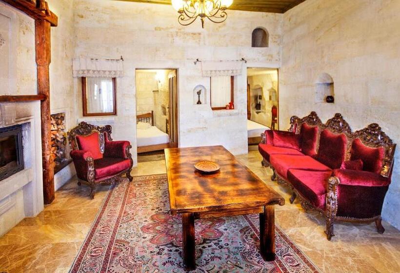 جناح عائلي غرفتين نوم, Mithra Cave