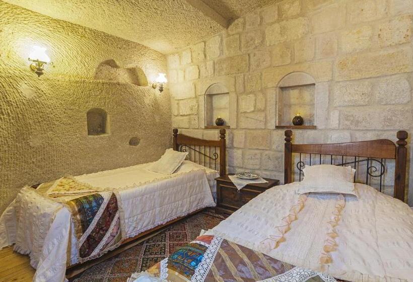 جناح عائلي غرفتين نوم, Mithra Cave