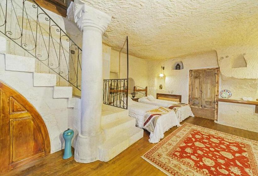 جناح عائلي غرفتين نوم, Mithra Cave