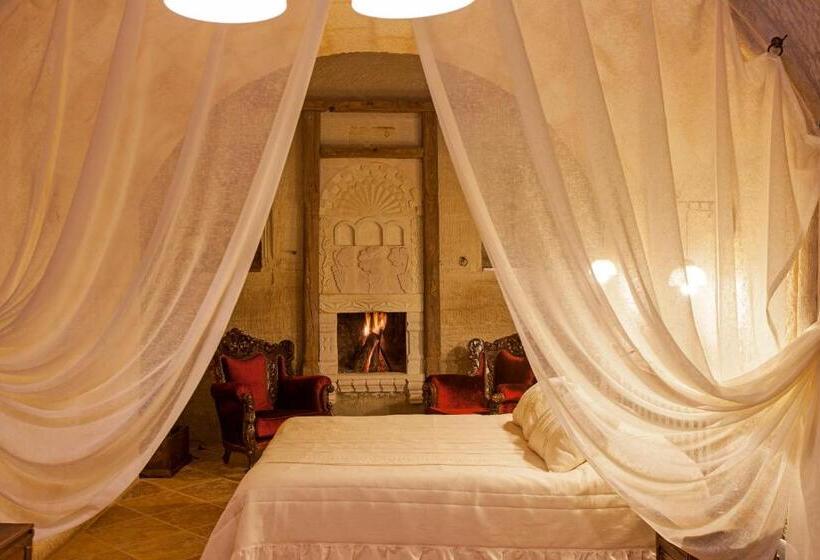 Quarto Deluxe, Mithra Cave