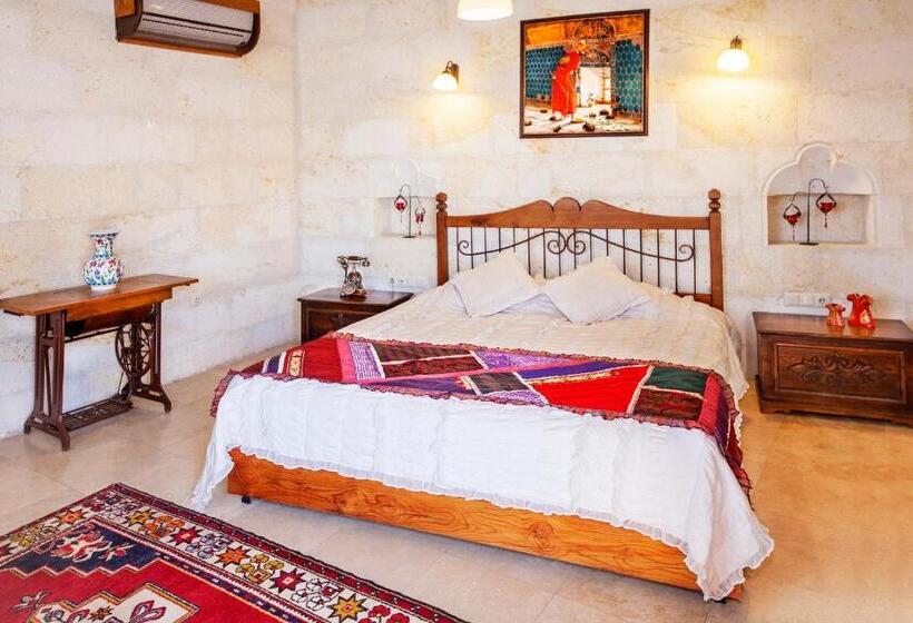 Quarto Deluxe, Mithra Cave