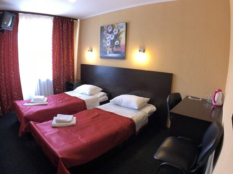 اتاق اکونومی با حمام مشترک, Nivki