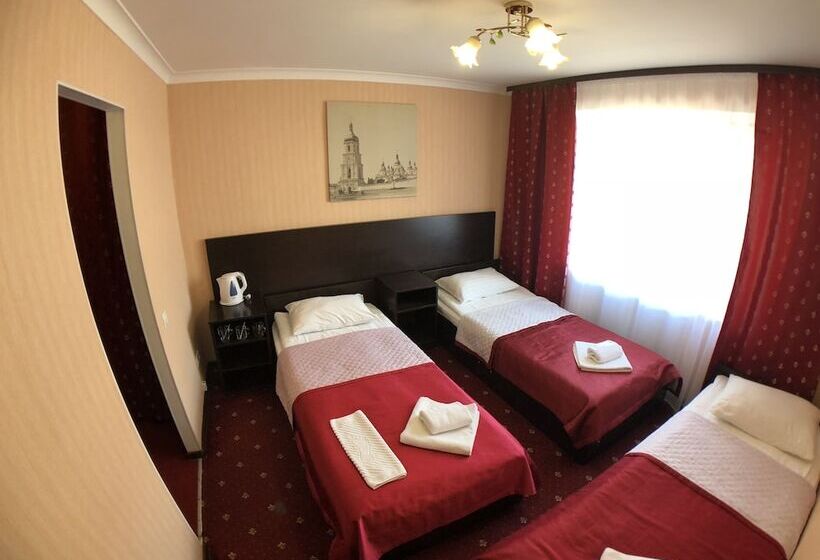 اتاق استاندارد سه نفره, Nivki