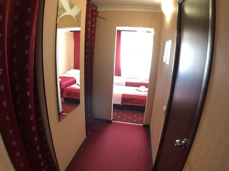 اتاق استاندارد سه نفره, Nivki