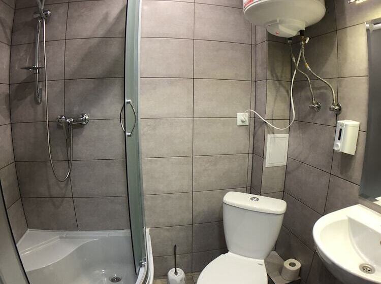 اتاق راحتی سه تخته, Nivki