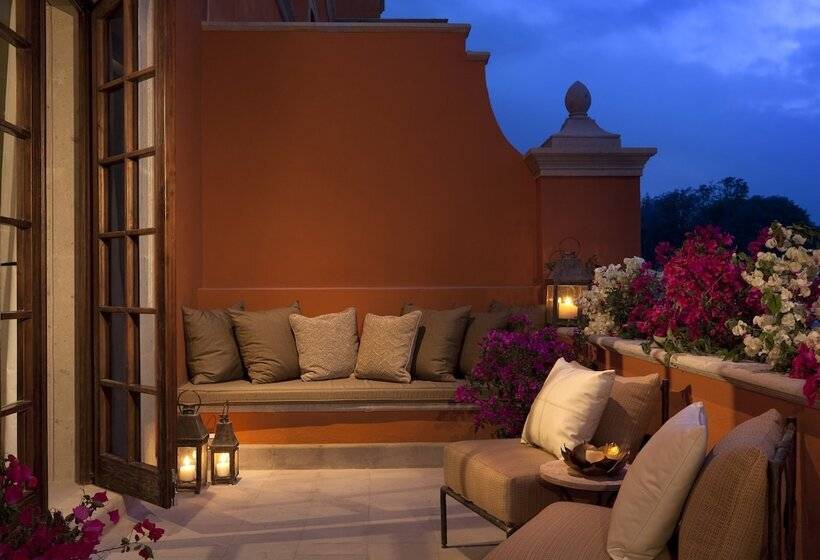 스위트 킹사이즈 침대, Rosewood San Miguel De Allende