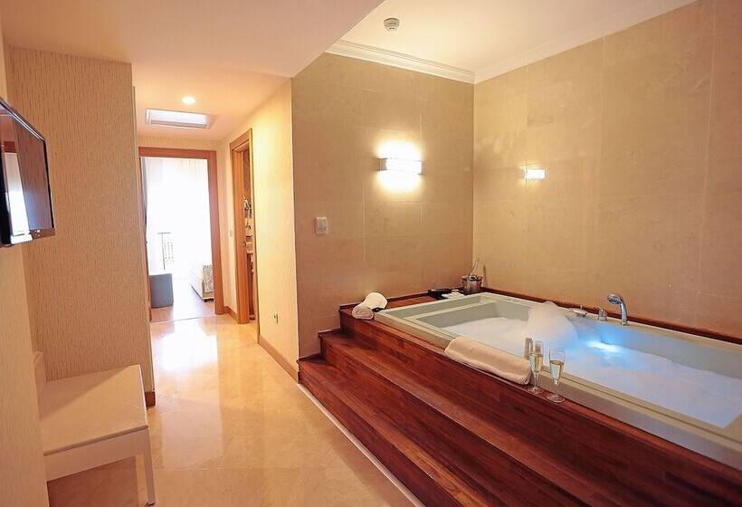 带海景的复工套房, Asteria Bloom Side