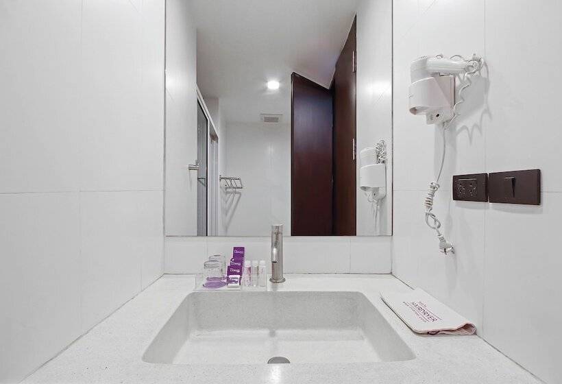 Háromágyas Deluxe Szoba, The Serenity Hua Hin