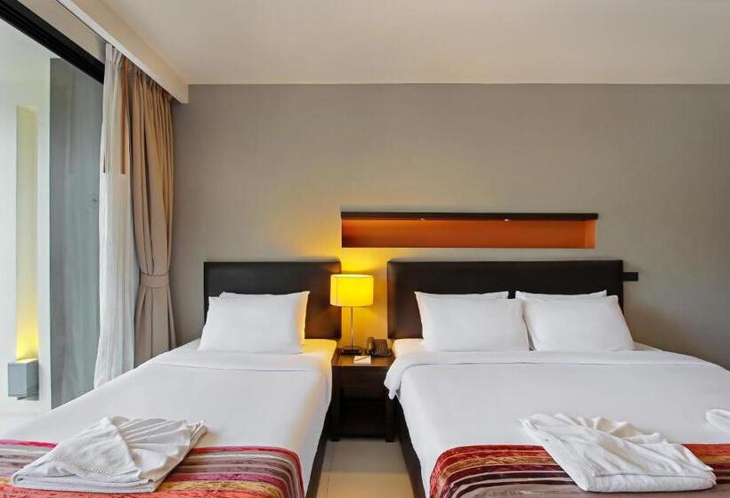 Háromágyas Deluxe Szoba, The Serenity Hua Hin