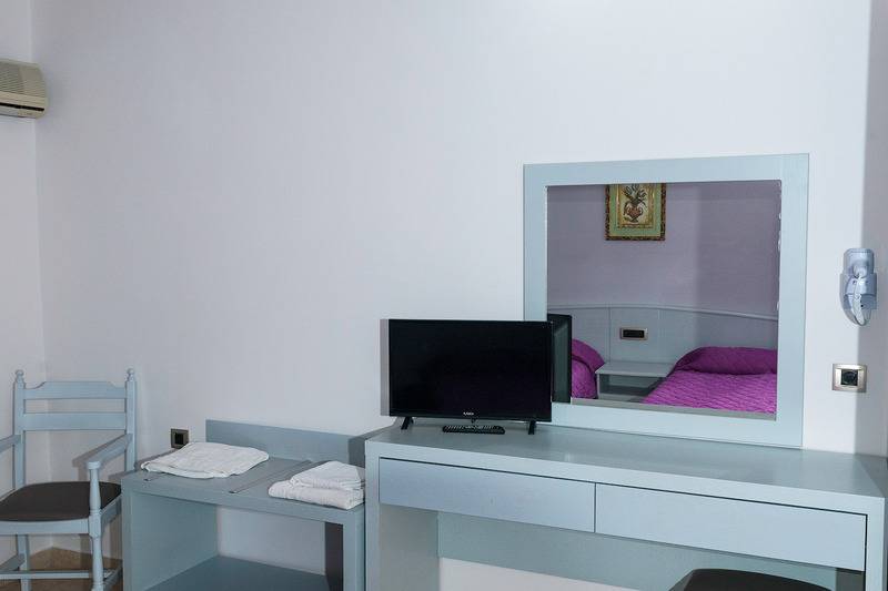 استودیوی استاندارد, Tom & John Center