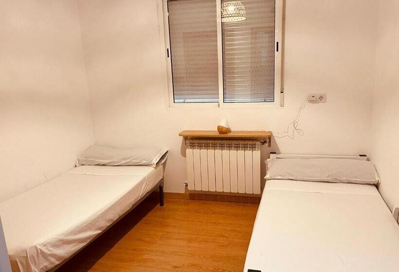 Номер Стандарт, Albergue Estrella Guia