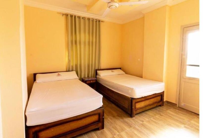 Bed in Shared Room with Shared Bathroom, Almanara Hotel Marsa Matrouh