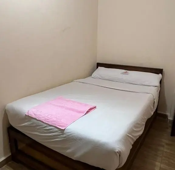 Bed in Shared Room with Shared Bathroom, Almanara Hotel Marsa Matrouh