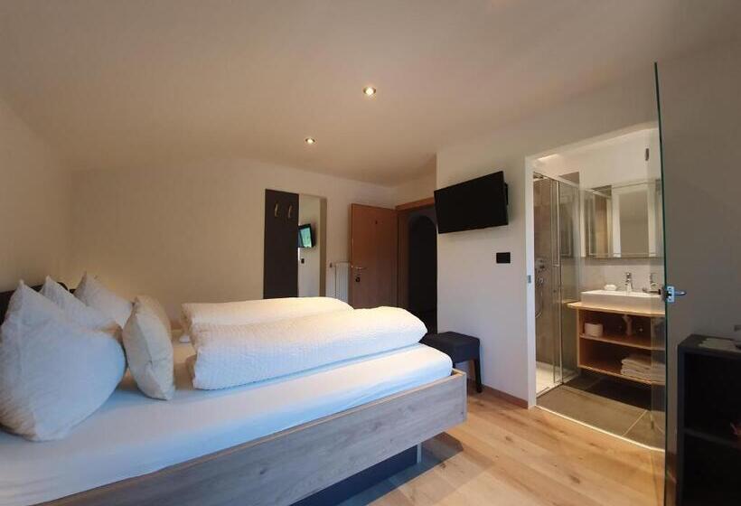 חדר סטנדרט עם מרפסת, Haus Herta B&b