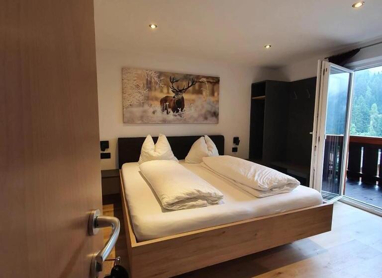 חדר סטנדרט עם מרפסת, Haus Herta B&b