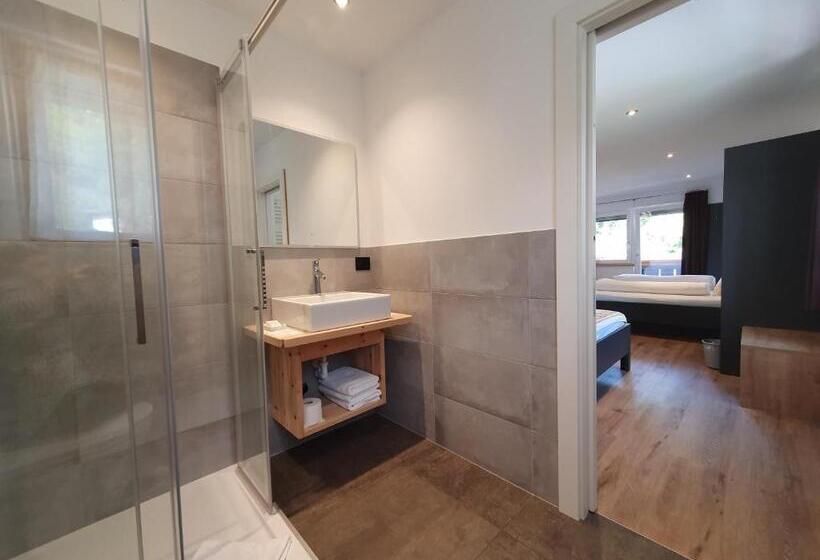 Трехместный Номер Стандарт с Балконом, Haus Herta B&b