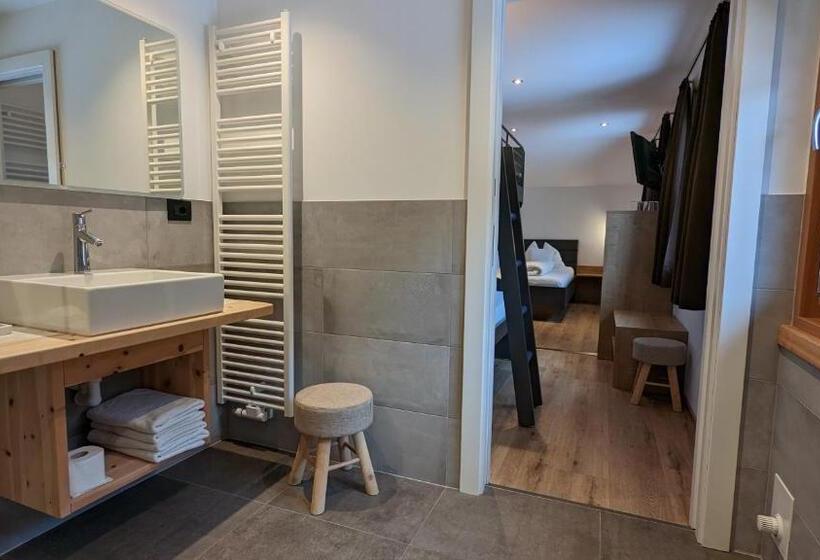 Четырехместный Номер Стандарт, Haus Herta B&b