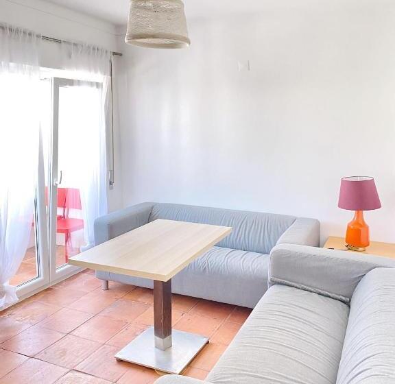 带2个卧室的公寓, O Tourinho