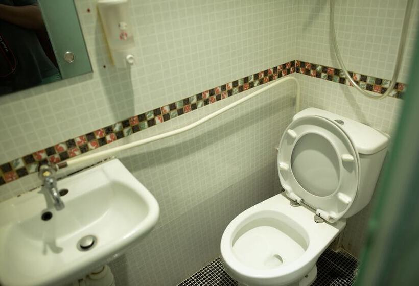 اتاق استاندارد, Om Guest House