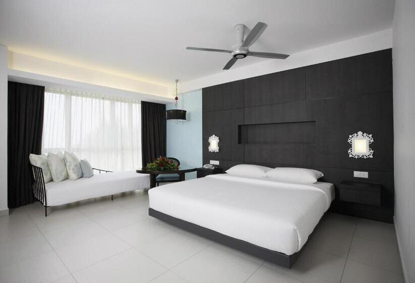 Studio Executive, Avillion Admiral Cove