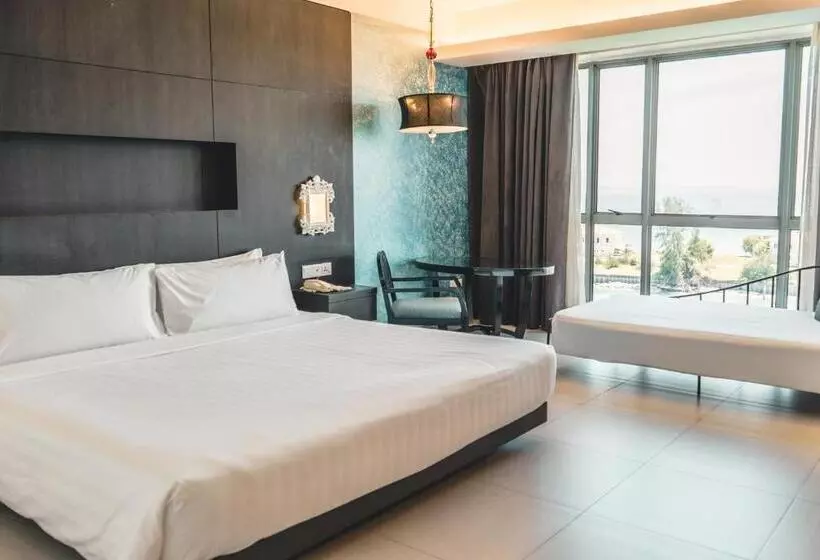 استودیو اجرایی, Avillion Admiral Cove