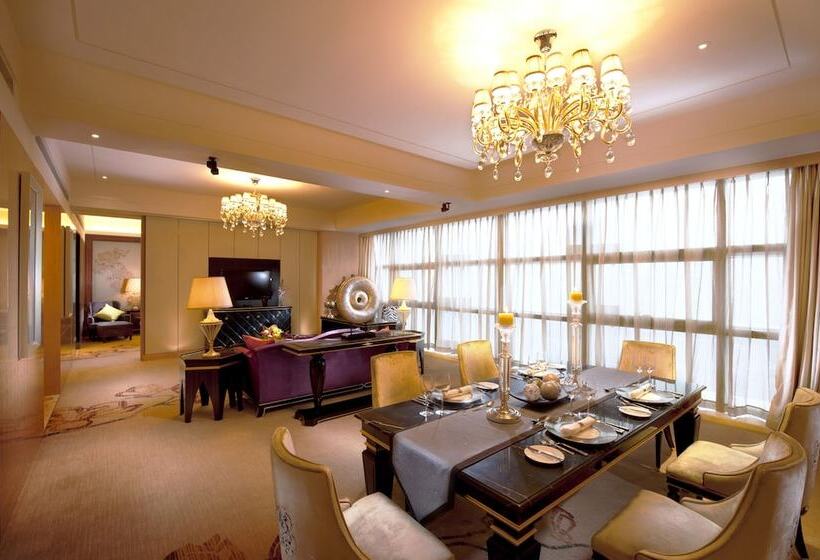 Люкс, Hilton Guangzhou Baiyun   Free Shuttle And Phase 1 Registration Service Available For Canton Fair Pe