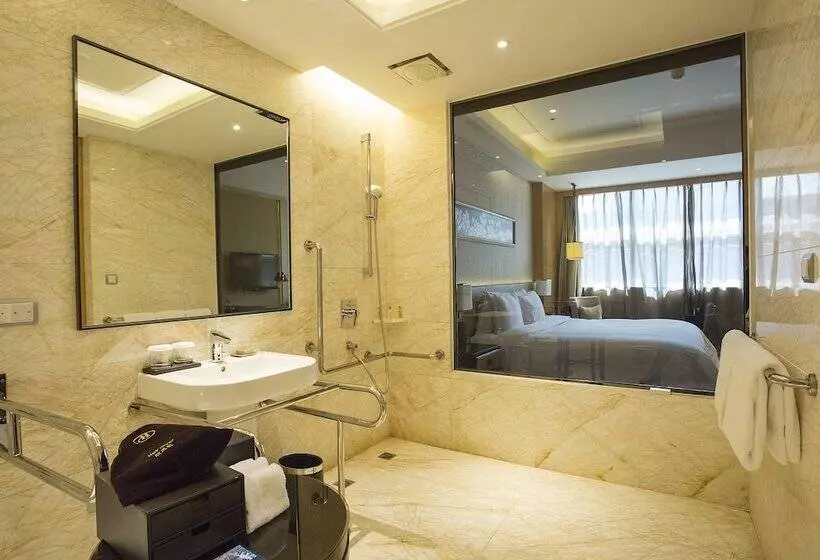 Executive-huone, Hilton Guangzhou Baiyun   Free Shuttle And Phase 1 Registration Service Available For Canton Fair Pe