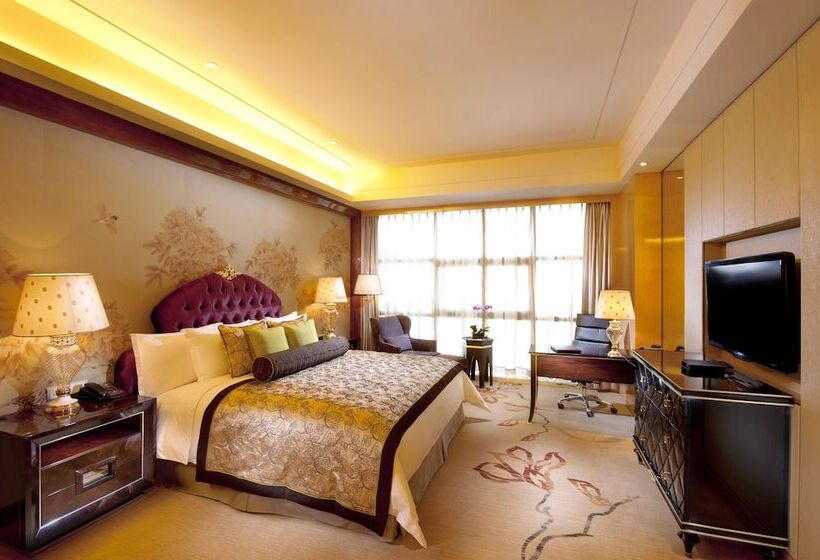 Люкс, Hilton Guangzhou Baiyun   Free Shuttle And Phase 1 Registration Service Available For Canton Fair Pe