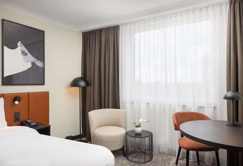 Люкс, Hilton Guangzhou Baiyun   Free Shuttle And Phase 1 Registration Service Available For Canton Fair Pe