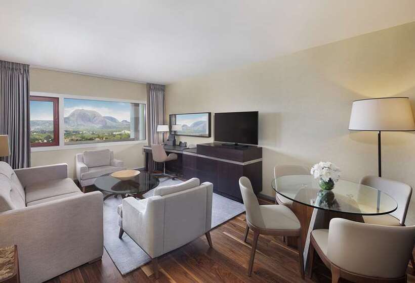 スイート, Hilton Guangzhou Baiyun   Free Shuttle And Phase 1 Registration Service Available For Canton Fair Pe