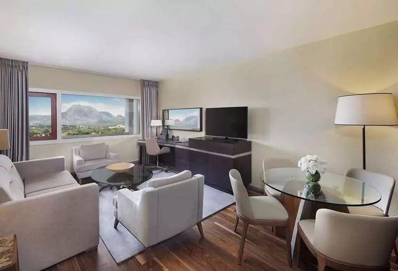 Sviitti, Hilton Guangzhou Baiyun   Free Shuttle And Phase 1 Registration Service Available For Canton Fair Pe