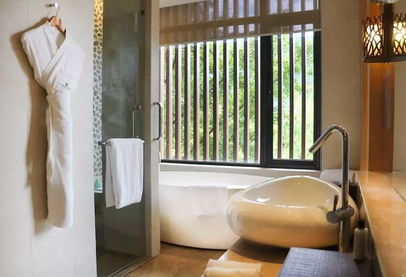 ダブルベッドのクラシックルーム, Intercontinental One Thousand Island Lake Resort, An Ihg