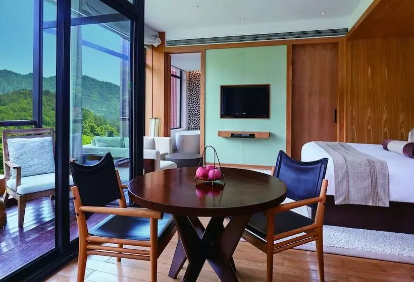 ダブルベッドのクラシックルーム, Intercontinental One Thousand Island Lake Resort, An Ihg