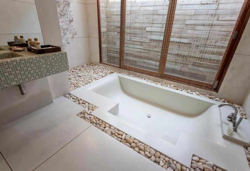 配有游泳池的小型套房, Tango Luxe Beach Villa, Koh Samui