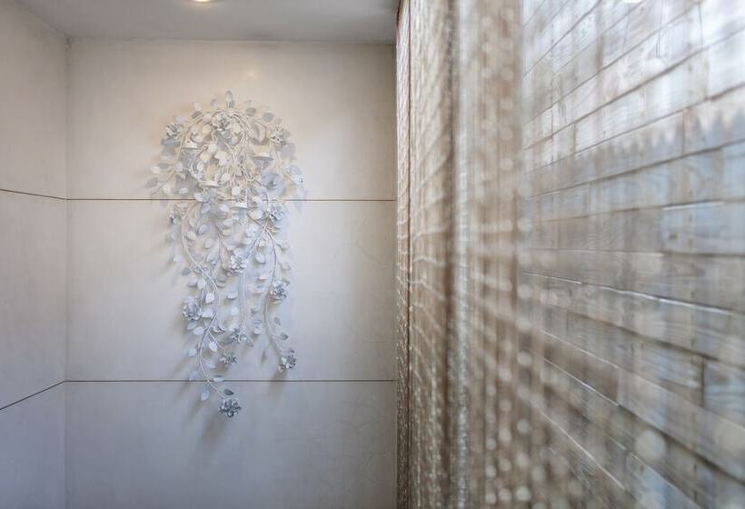 配有游泳池的小型套房, Tango Luxe Beach Villa, Koh Samui