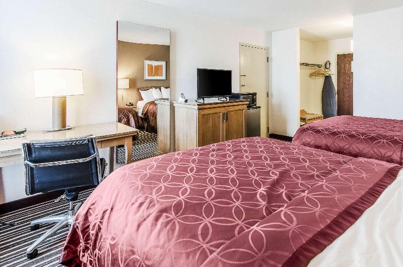 Номер Deluxe, The Beach House Resort