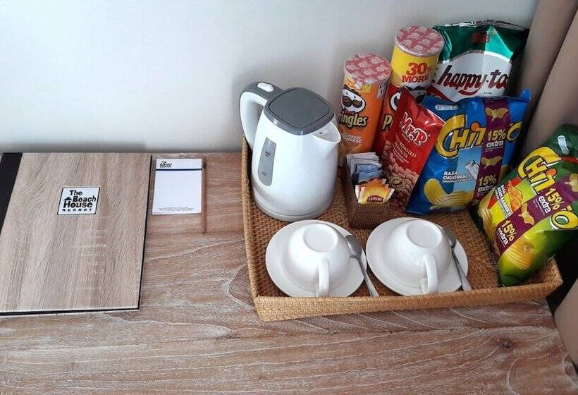 Номер Superior Вид на Бассейн, The Beach House Resort