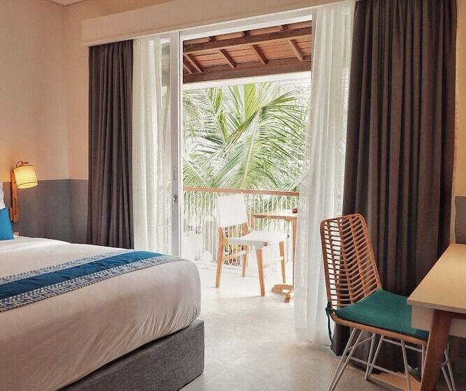 Номер Deluxe с Балконом, The Beach House Resort