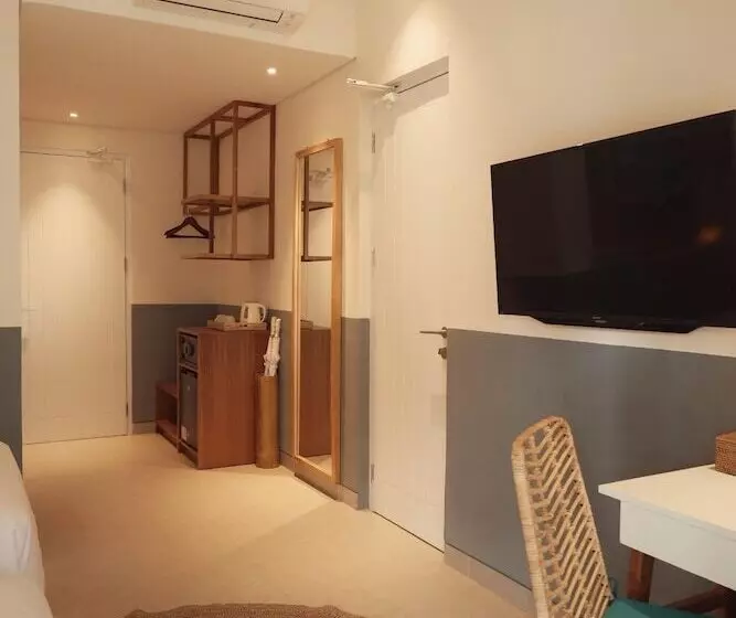 バルコニー付きデラックスルーム, The Beach House Resort