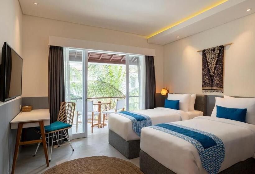 Номер Deluxe с Балконом, The Beach House Resort