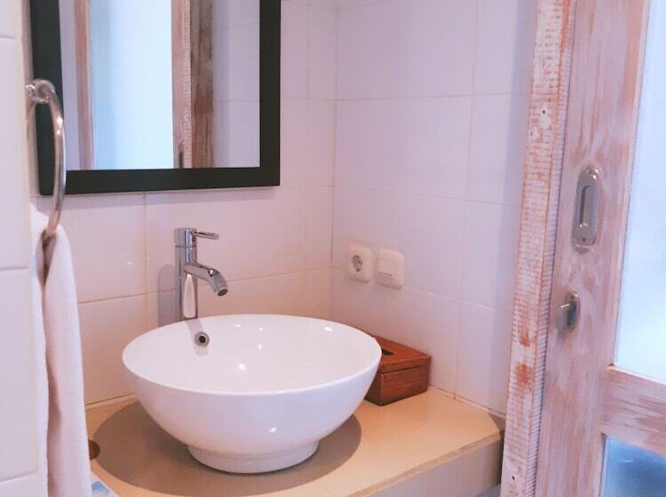 Номер Superior Вид на Бассейн, The Beach House Resort