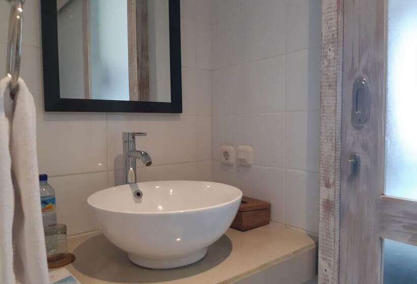 Номер Superior Вид на Бассейн, The Beach House Resort